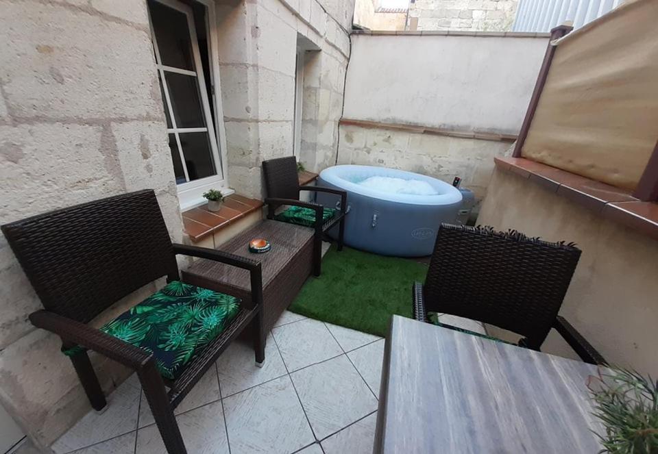 Joli Petit Loft Dans Echoppe Pierre Centre-Ville Бордо Екстериор снимка