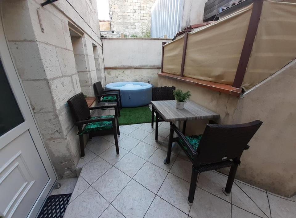 Joli Petit Loft Dans Echoppe Pierre Centre-Ville Бордо Екстериор снимка